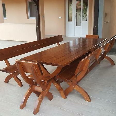 La Bustea Hotel Hartagani Bagian luar foto