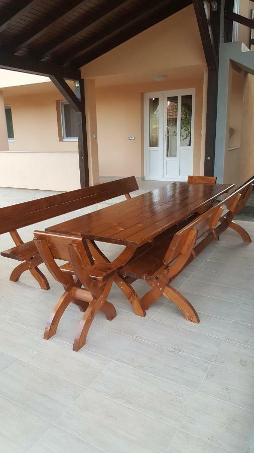 La Bustea Hotel Hartagani Bagian luar foto