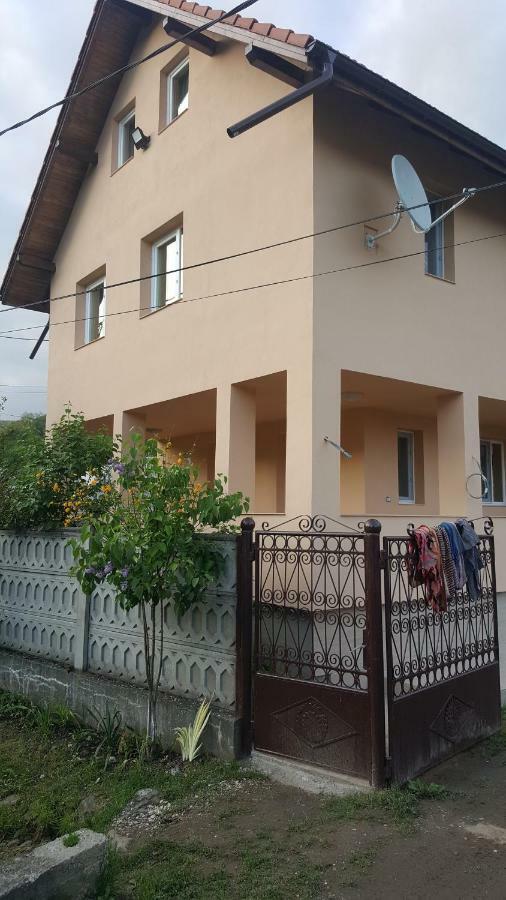 La Bustea Hotel Hartagani Bagian luar foto